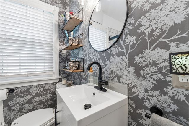 2837 Northview Road, Rocky River, OH 44116