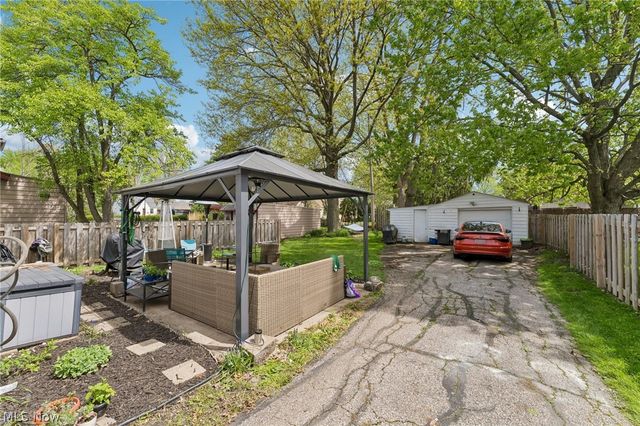 2837 Northview Road, Rocky River, OH 44116