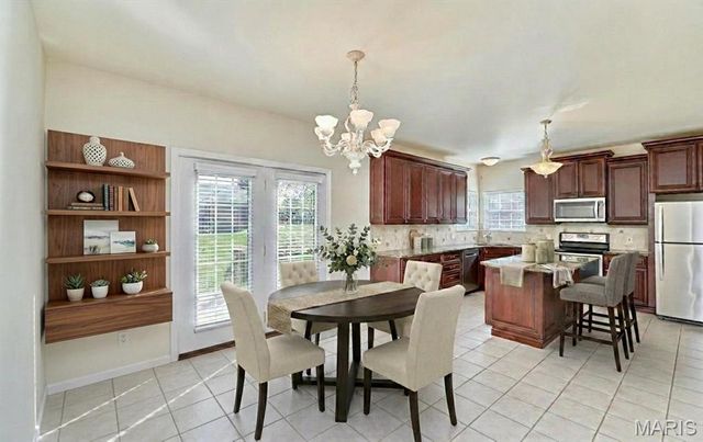 3214 Bear Tracks Drive, Wentzville, MO 63385