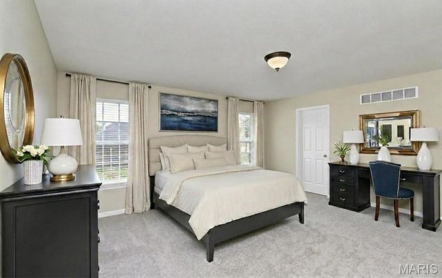 3214 Bear Tracks Drive, Wentzville, MO 63385