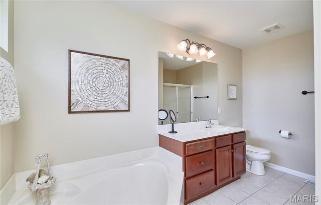 3214 Bear Tracks Drive, Wentzville, MO 63385