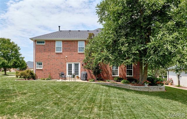 3214 Bear Tracks Drive, Wentzville, MO 63385