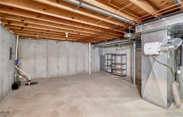 3214 Bear Tracks Drive, Wentzville, MO 63385