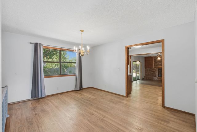 401 N Oak Forest Ln, Derby, KS 67037