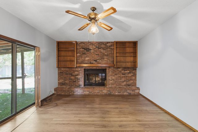 401 N Oak Forest Ln, Derby, KS 67037