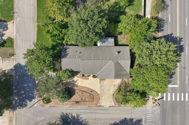 401 N Oak Forest Ln, Derby, KS 67037