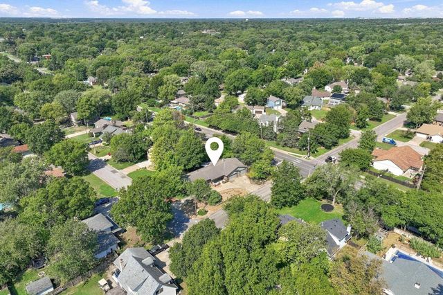 401 N Oak Forest Ln, Derby, KS 67037