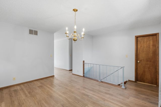 401 N Oak Forest Ln, Derby, KS 67037