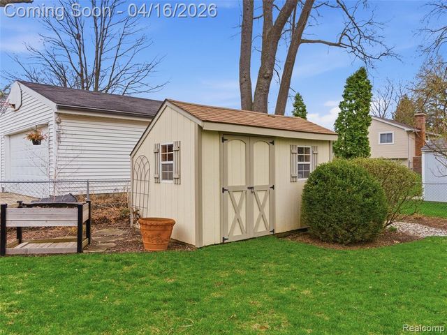 3363 Blasser Drive, Lake Orion, MI 48359