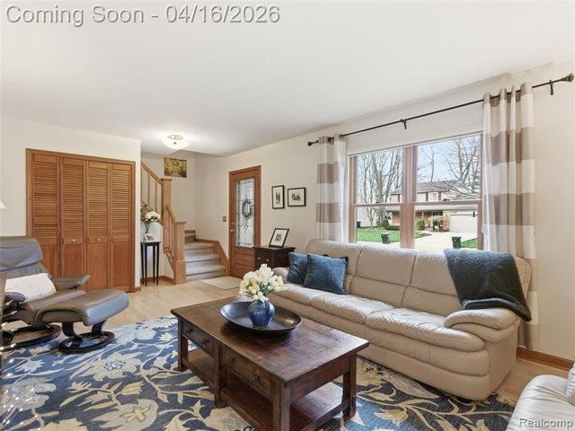 3363 Blasser Drive, Lake Orion, MI 48359