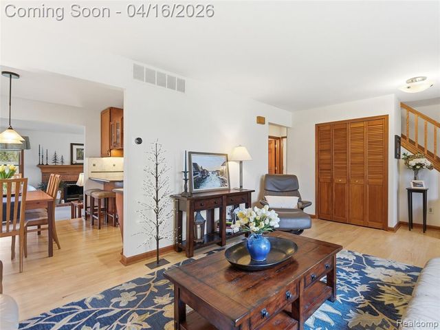 3363 Blasser Drive, Lake Orion, MI 48359