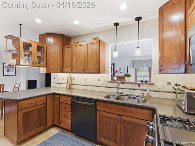 3363 Blasser Drive, Lake Orion, MI 48359