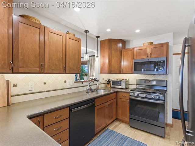 3363 Blasser Drive, Lake Orion, MI 48359