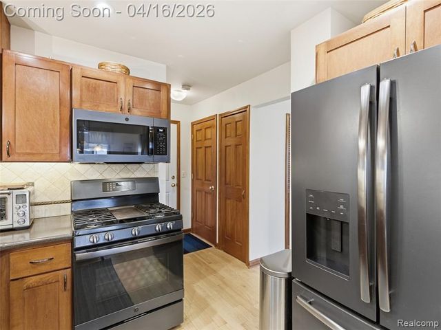 3363 Blasser Drive, Lake Orion, MI 48359