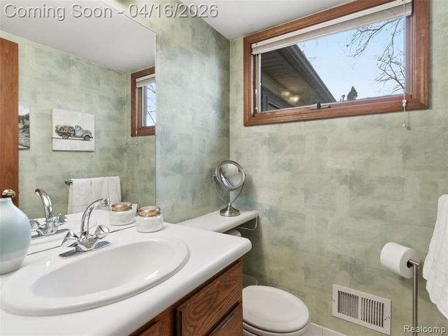 3363 Blasser Drive, Lake Orion, MI 48359