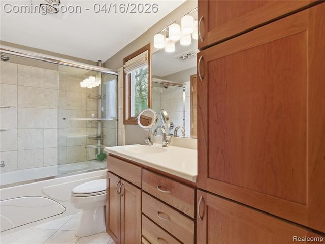 3363 Blasser Drive, Lake Orion, MI 48359