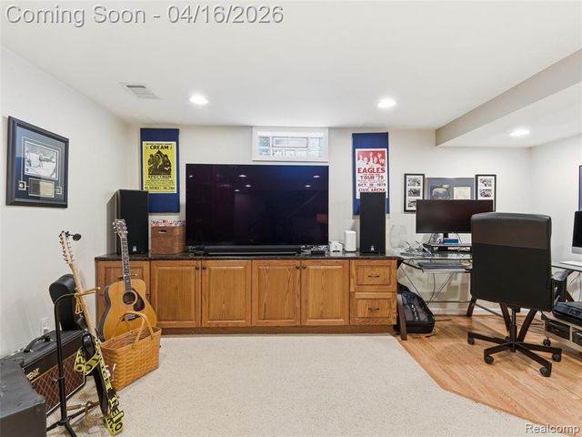 3363 Blasser Drive, Lake Orion, MI 48359