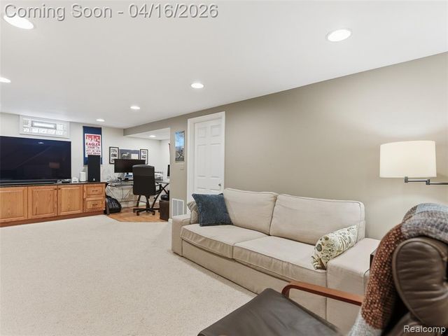 3363 Blasser Drive, Lake Orion, MI 48359