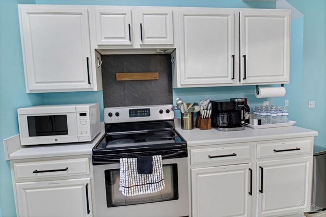 1675 Winding Shore Dr, Gulf Breeze, FL 32563