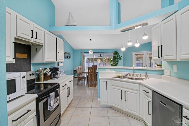 1675 Winding Shore Dr, Gulf Breeze, FL 32563