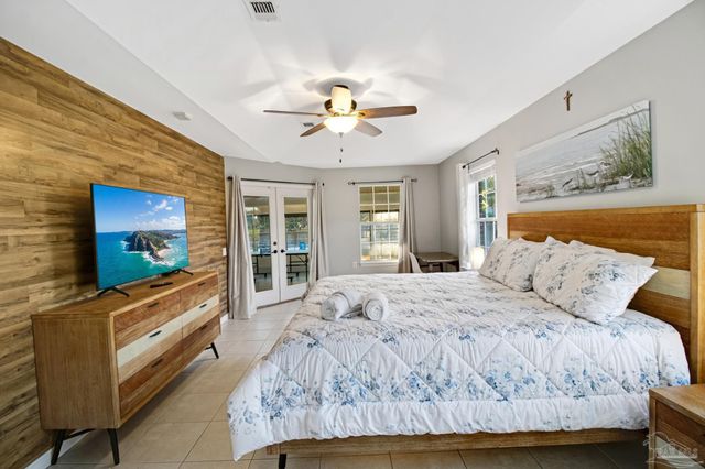 1675 Winding Shore Dr, Gulf Breeze, FL 32563