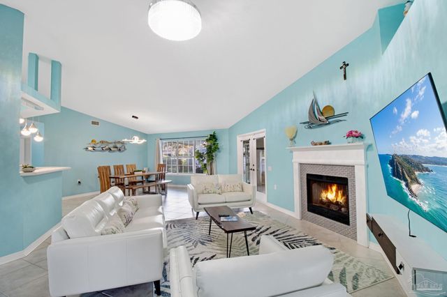 1675 Winding Shore Dr, Gulf Breeze, FL 32563