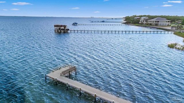 1675 Winding Shore Dr, Gulf Breeze, FL 32563