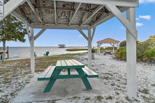 1675 Winding Shore Dr, Gulf Breeze, FL 32563