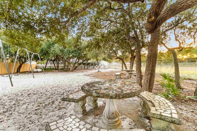 1675 Winding Shore Dr, Gulf Breeze, FL 32563