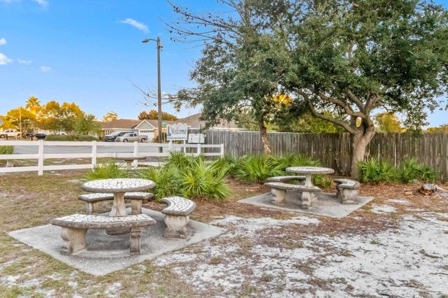 1675 Winding Shore Dr, Gulf Breeze, FL 32563