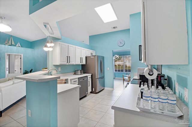 1675 Winding Shore Dr, Gulf Breeze, FL 32563