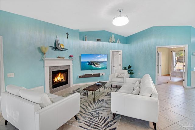 1675 Winding Shore Dr, Gulf Breeze, FL 32563