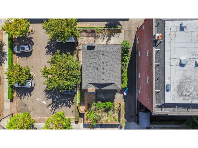 6446 Se HOLGATE Blvd, Portland, OR 97206