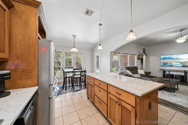 2401 W Pensacola Street, Broken Arrow, OK 74011