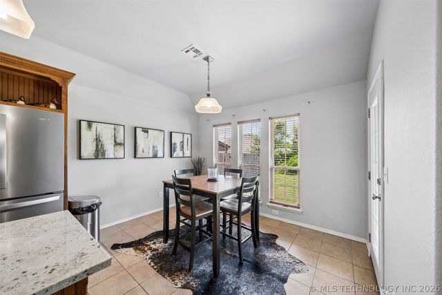2401 W Pensacola Street, Broken Arrow, OK 74011