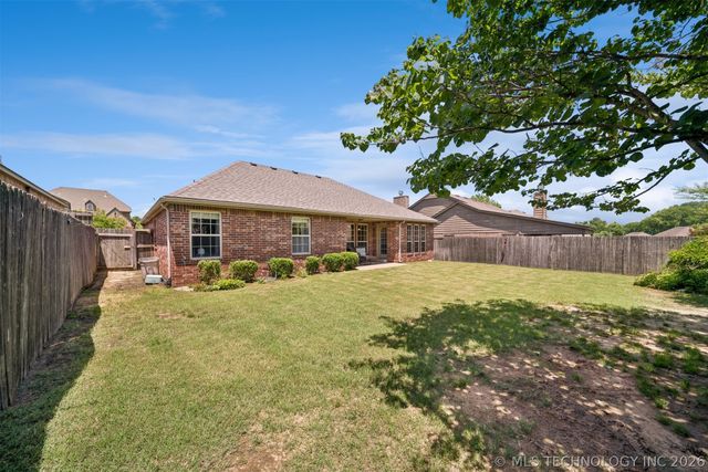 2401 W Pensacola Street, Broken Arrow, OK 74011