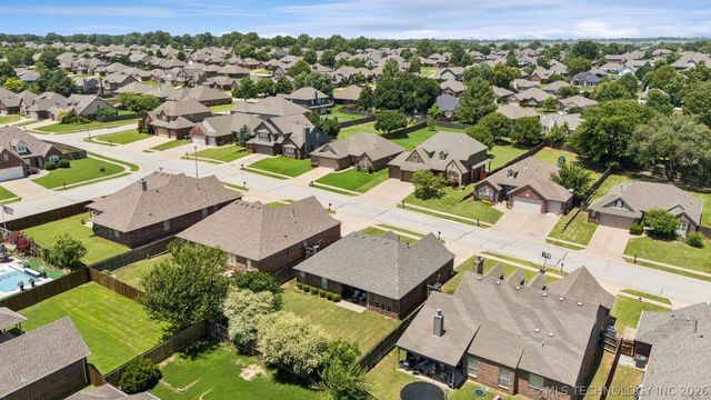 2401 W Pensacola Street, Broken Arrow, OK 74011