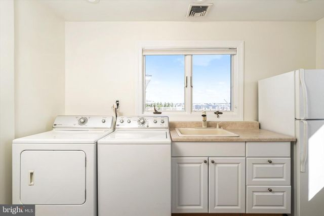673 BAY VIEW DR, Toms River, NJ 08753