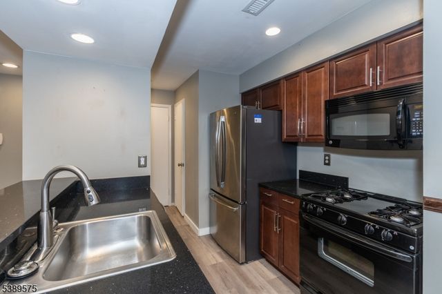 32 Sam Bonnell Dr, Union Twp., NJ 08809