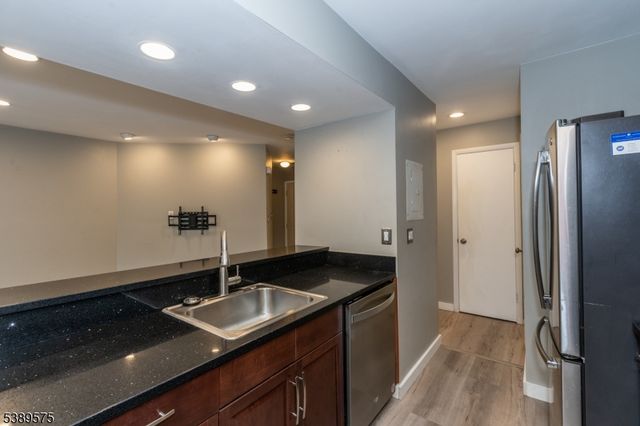 32 Sam Bonnell Dr, Union Twp., NJ 08809