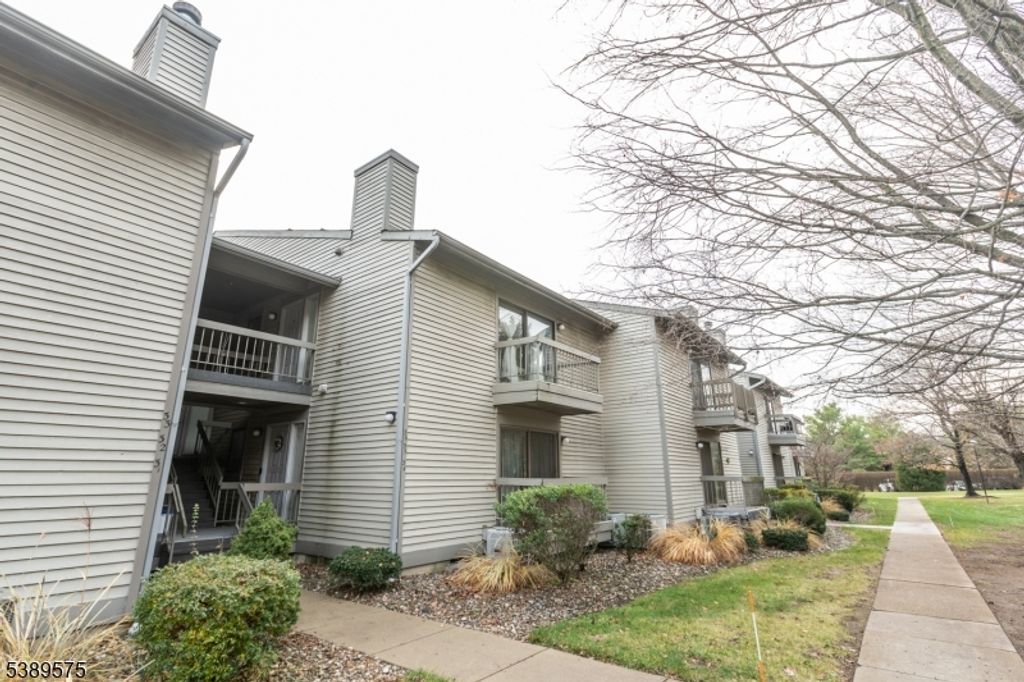 32 Sam Bonnell Dr, Union Twp., NJ 08809