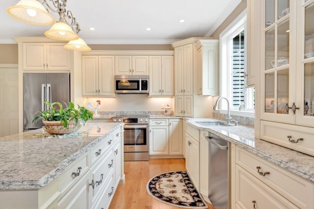 11 Miscoe Road, Mendon, MA 01756