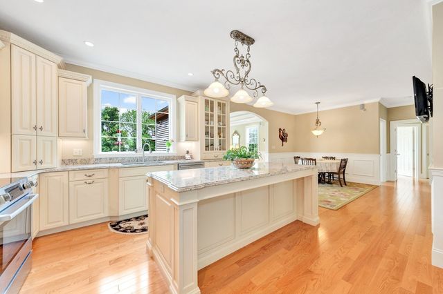 11 Miscoe Road, Mendon, MA 01756