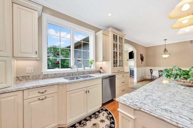 11 Miscoe Road, Mendon, MA 01756