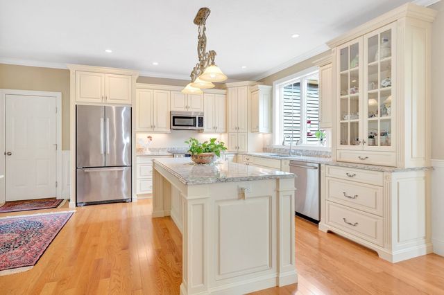 11 Miscoe Road, Mendon, MA 01756