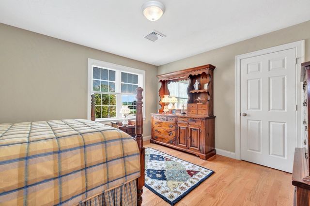 11 Miscoe Road, Mendon, MA 01756