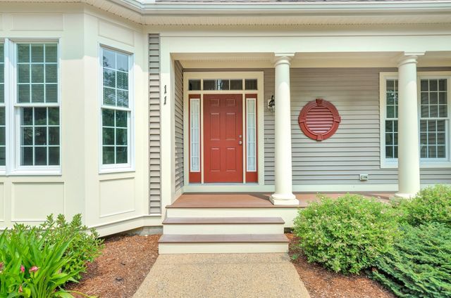 11 Miscoe Road, Mendon, MA 01756