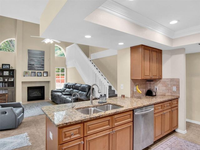 1802 WOOD STOCK CIRCLE, Tarpon Springs, FL 34689