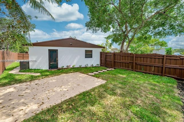 2447 FLETCHER ST, Hollywood, FL 33020