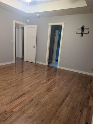 3737 S Oak Avenue, Springfield, MO 65804